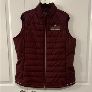 NWT Women's University of Minnesota CSOM Maroon Puffer Vest size XXL